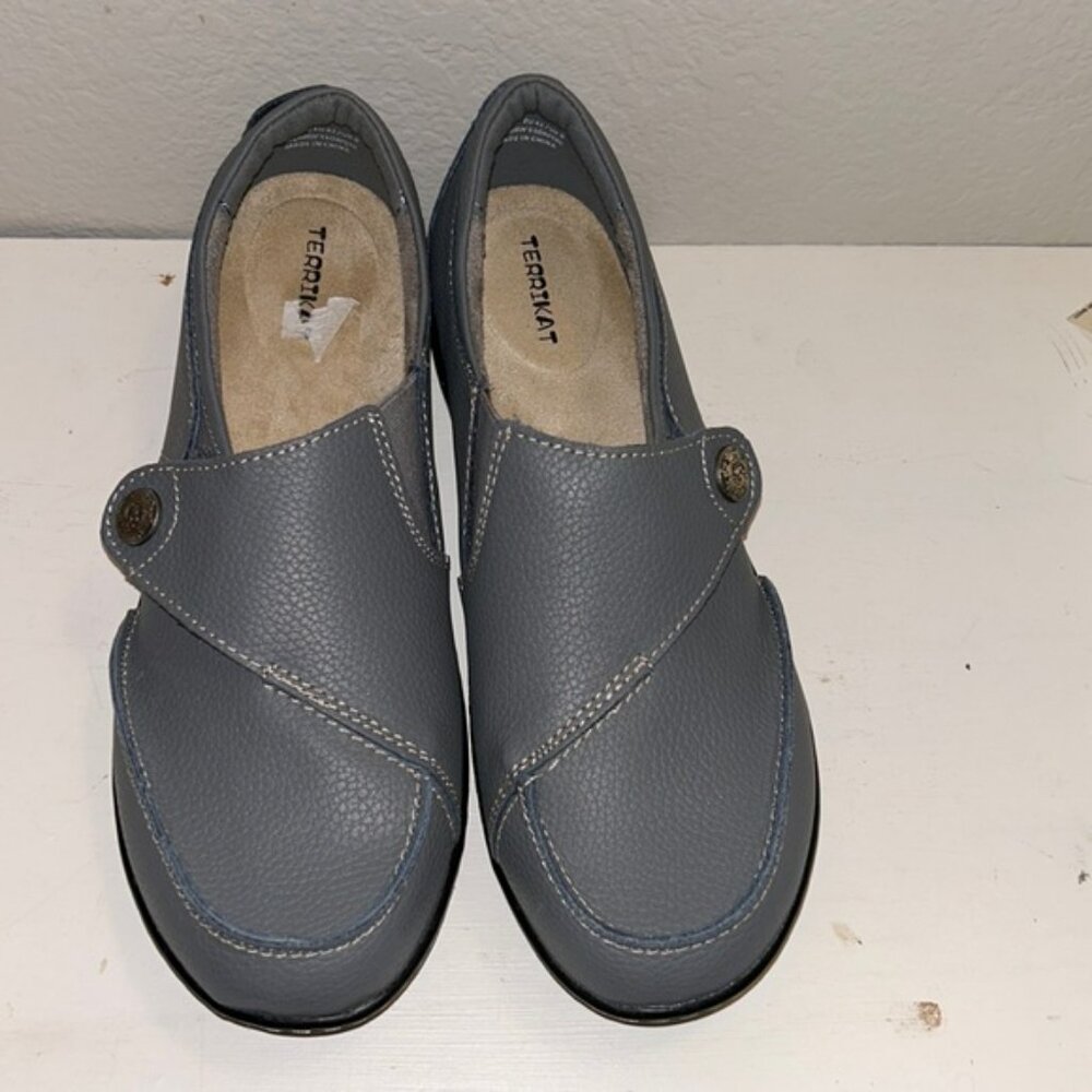 TERRIKAT Womens size 11 Classic Leather Loafer Slip On Comfort Work Shoes Gray